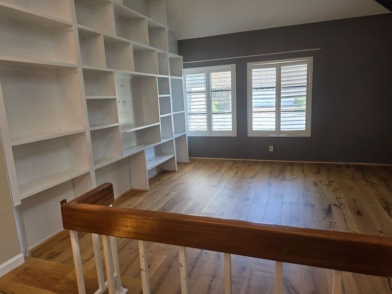 Irvine House: 25 Lucero West
