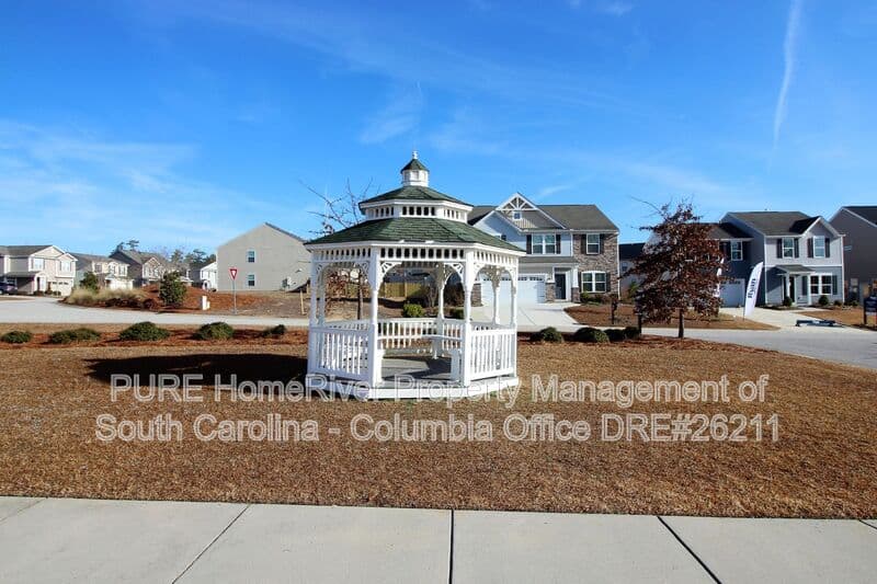 Columbia House: 581 Heron Glen Dr