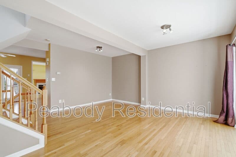 Sterling House: 46670 Cavendish Sq