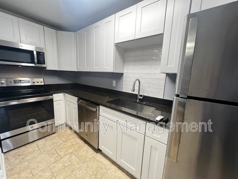 Baton Rouge Condo: 10444 Jefferson Hwy
