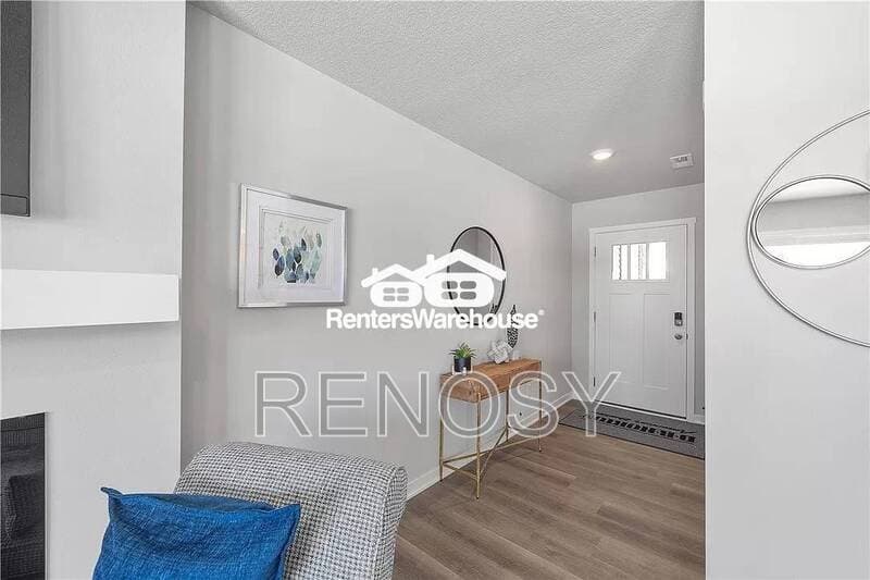 Adel House: 2205 Bugge Drive