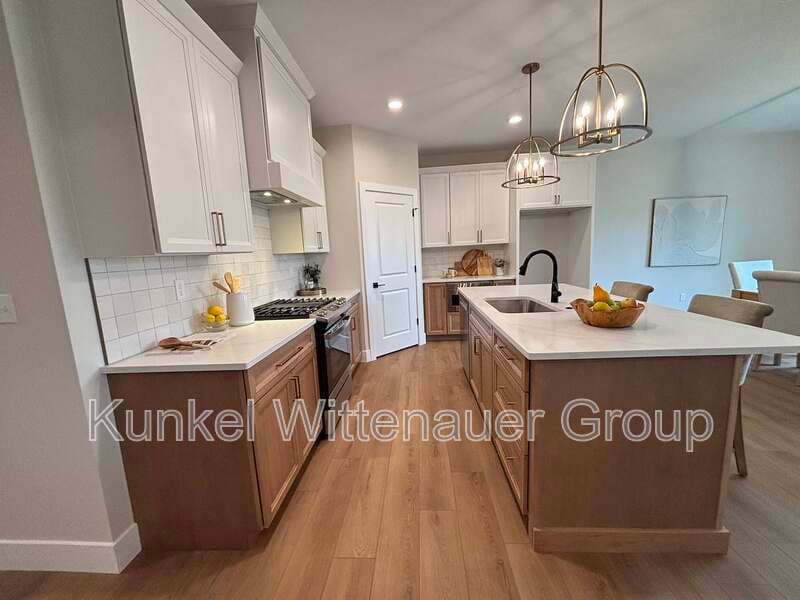 O'Fallon House: 641 Ambrose Drive