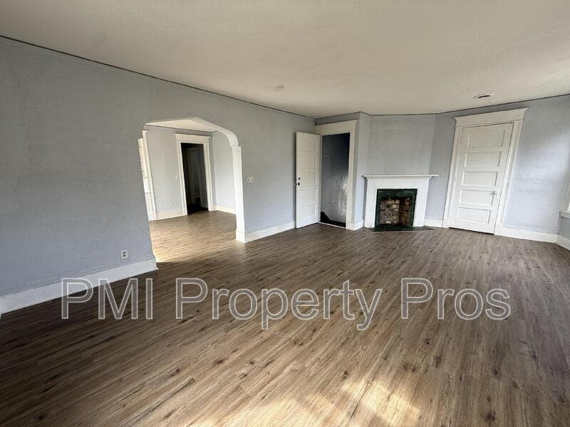 Milwaukee Condo: 1623 N 38th St