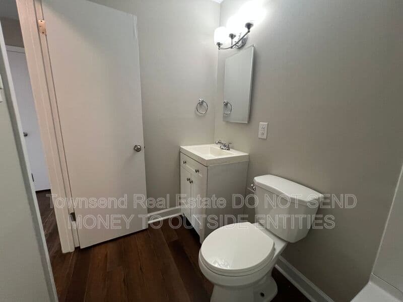 Fayetteville House: 2604 Brentford Dr.