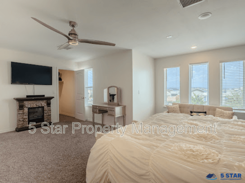 El Paso House: 2233 Mike Price Dr