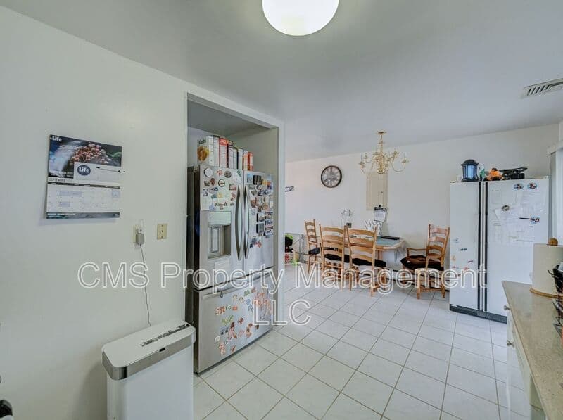 Carteret House: 74 Markowitz St