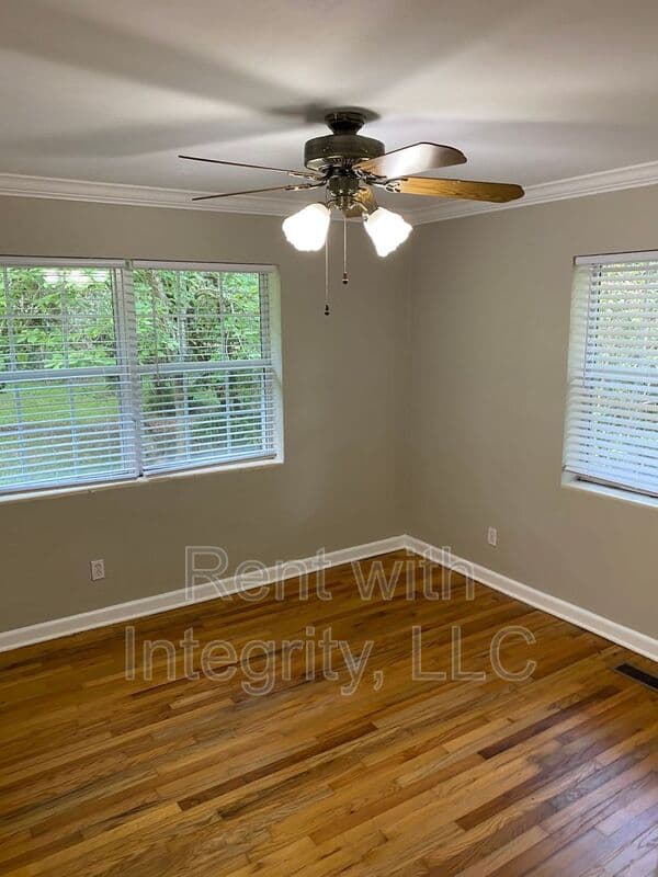 Tallahassee House: 1562 Mitchell Avenue