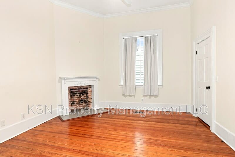 Savannah Condo: 216 West Park Avenue