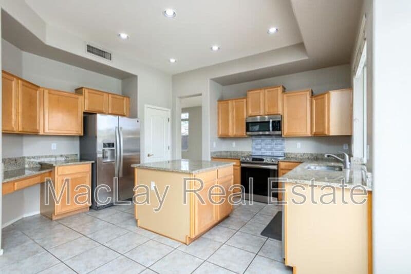 Chandler House: 3661 S Barberry Place