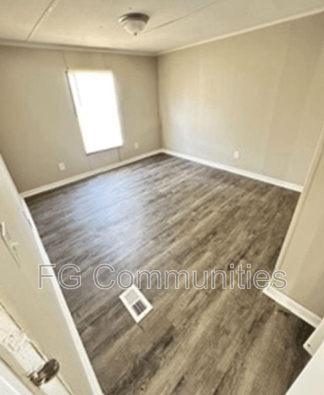 Statesville House: 116 Suzanne Ln