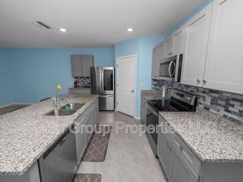 Haines City House: 972 Serchio St