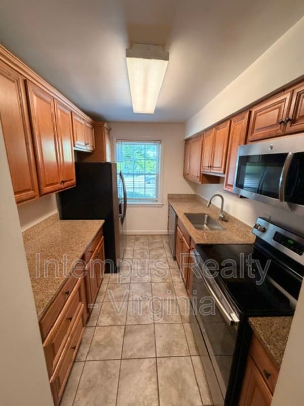 Arlington Condo: 2914 13th Rd S