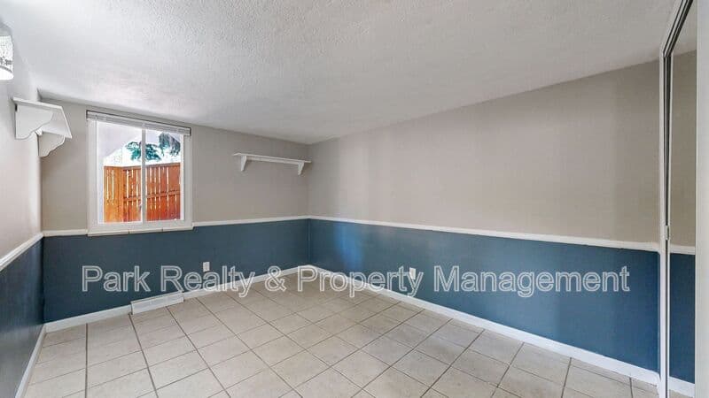 Aurora House: 2946 S Moline Pl