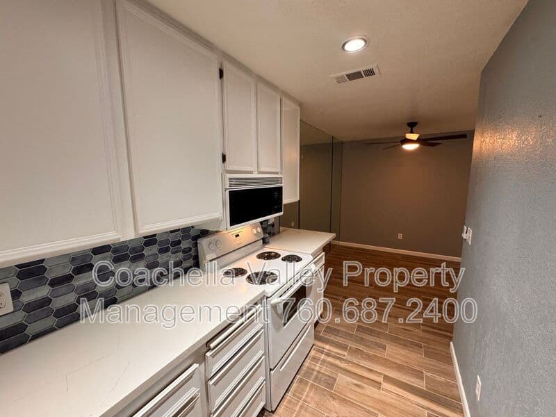 Palm Springs House: 685 N Ashurst Ct