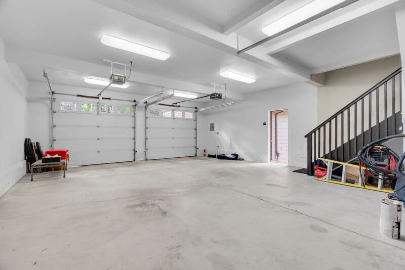 Portland House: 9255 Southwest Boones Ferry Road