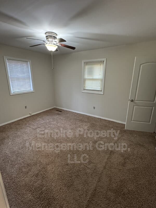 Lugoff House: 103 Yorkshire Drive