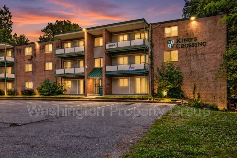 Temple Hills House: 3009 Southern Ave