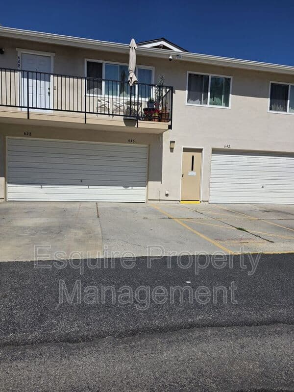 THOUSAND OAKS House: 646 AVENIDA DE LA PLATA