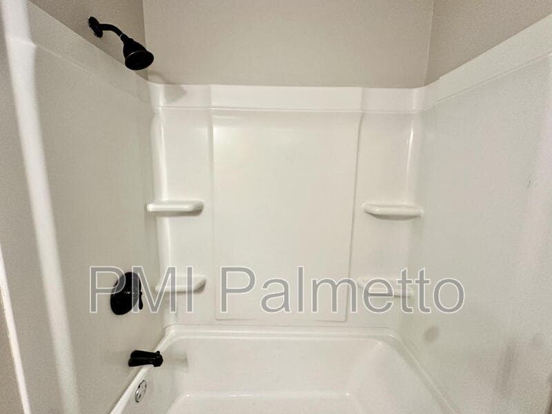 Camden House: 948 Wateree Blvd