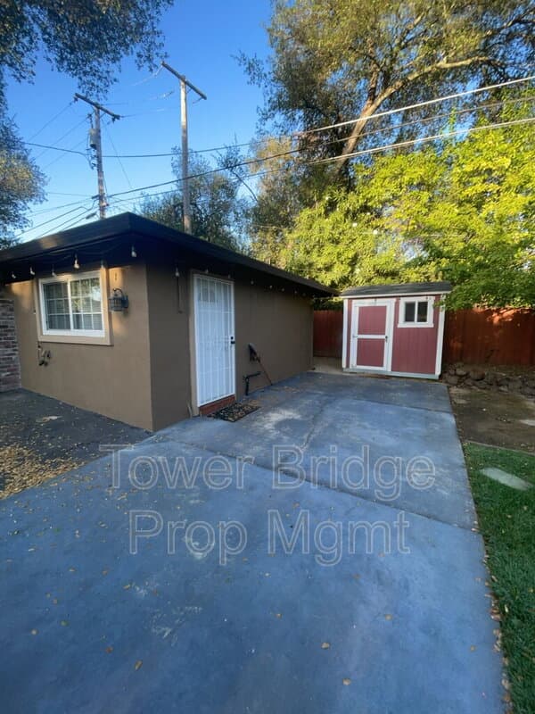 Fair Oaks Condo: 5770 Hoffman Ln
