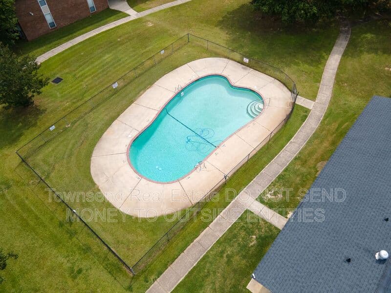 Fayetteville House: 5853-H Century Oaks Drive