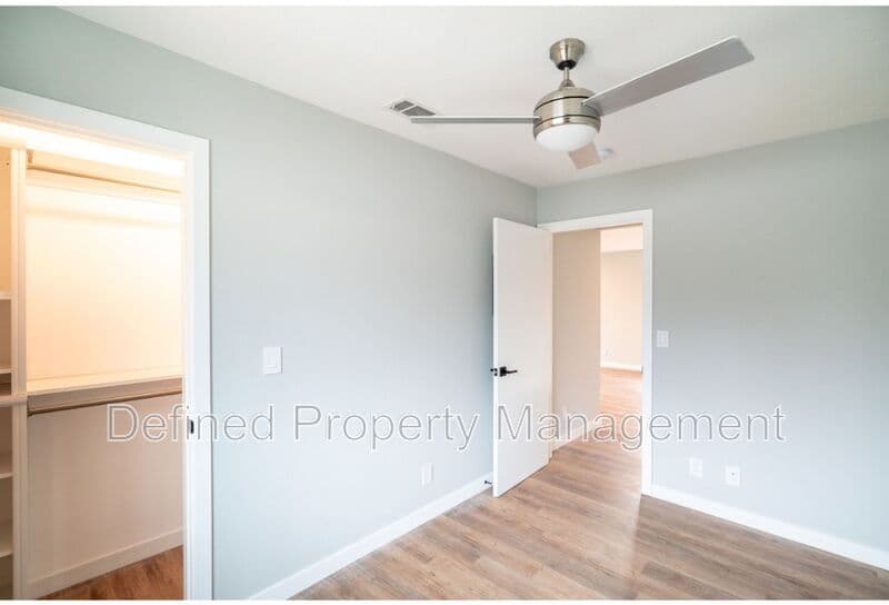 Los Angeles Condo: 5847 Willoughby Avenue