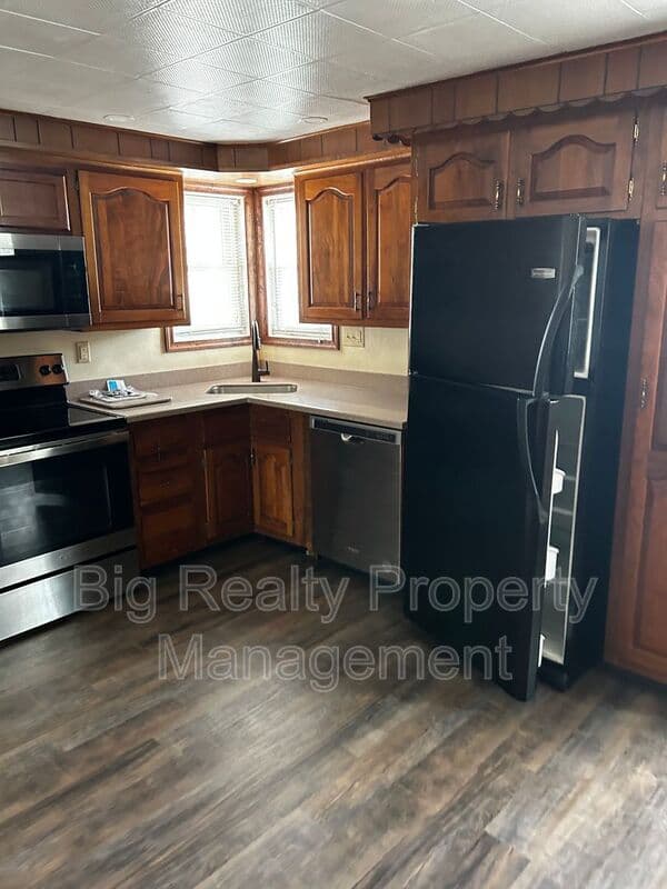 Spring City House: 88 N Main St