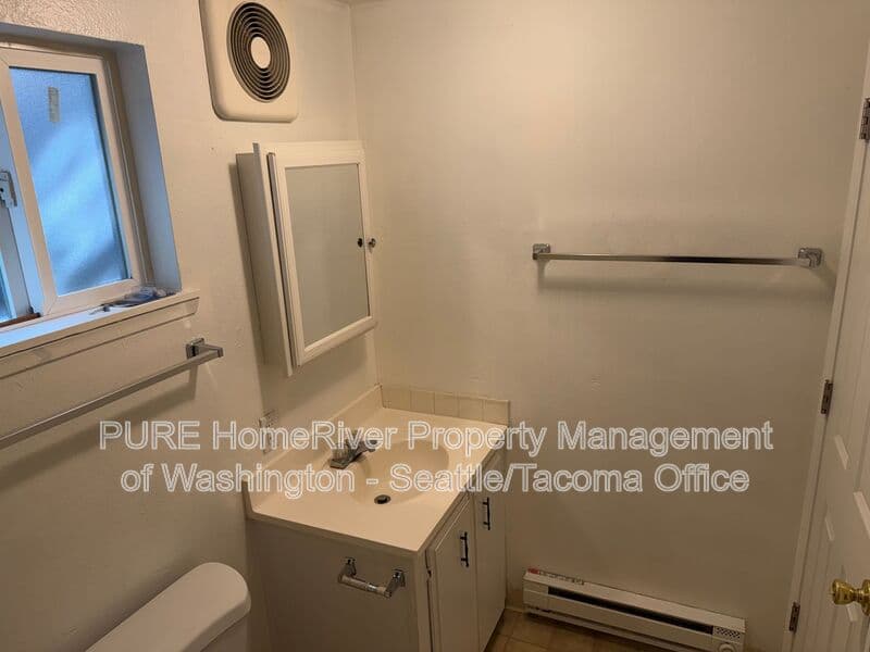 Seattle Condo: 907 SW Holden St