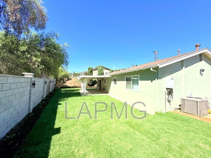 Pacoima House: 10839 Fellows Avenue