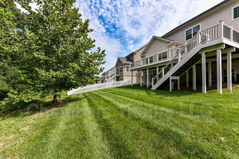 Ashburn House: 21026 Potomac Trail Cir