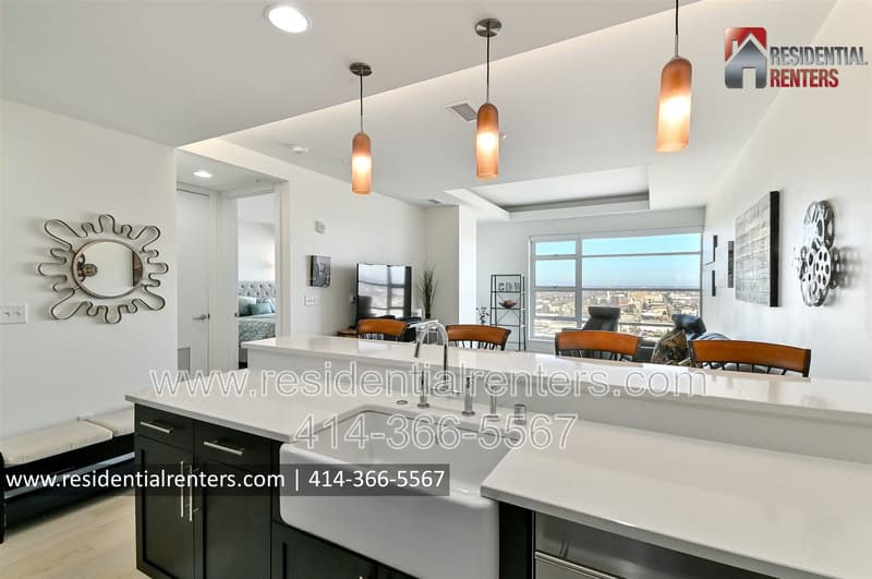 Milwaukee Condo: 1141 N Martin L Jr Dr