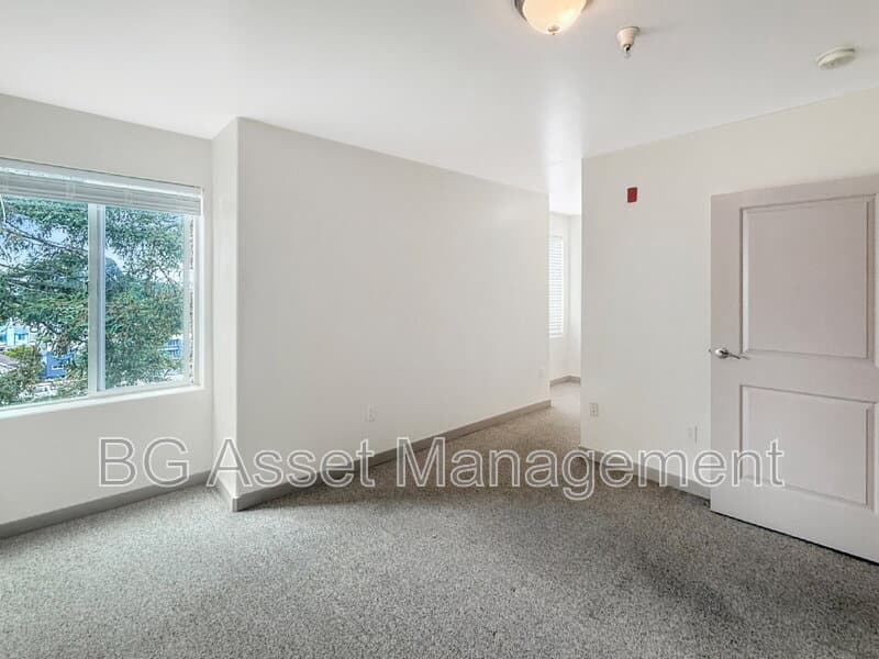 Oakland Condo: 1459 MacArthur Blvd