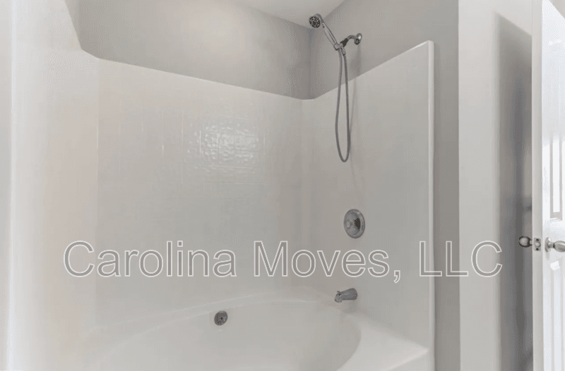 Greenville House: 104 Becket Court