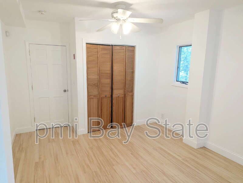 Hyde Park Condo: 3 Weston St