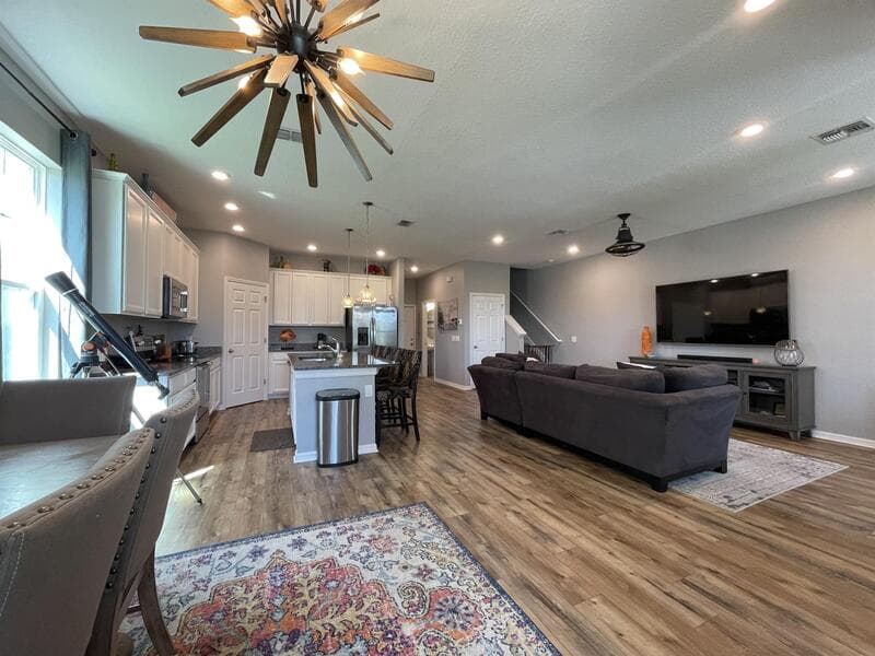Wesley Chapel Townhome: 5211 Avalon Park Blvd - 1