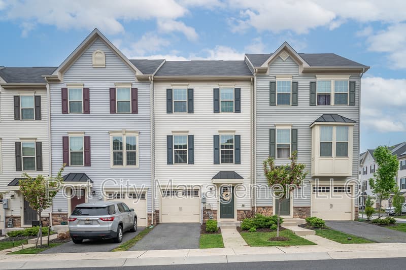Brooklyn Park Townhome: 112 Patapsco Land Way