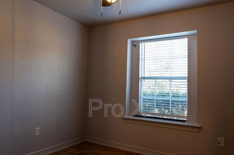 Fayetteville House: 833 S Eastview Drive