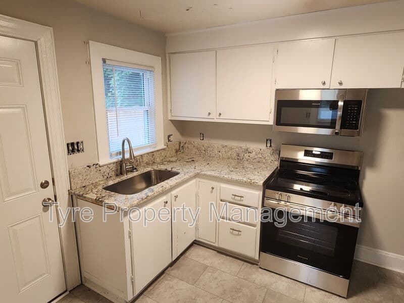 Greenville House: 201 N Summit Street