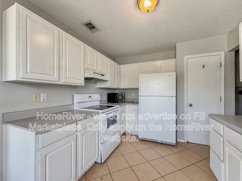 Milton House: 7156 Eastgate Rd
