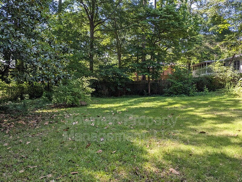 Athens House: 115 Davis Estates Rd
