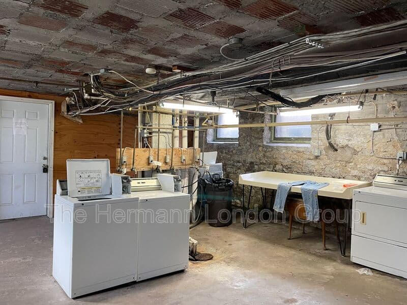 Saint Louis Condo: 3300-3308 Russell Blvd