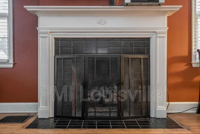 Louisville House: 2939 Bon Air Avenue