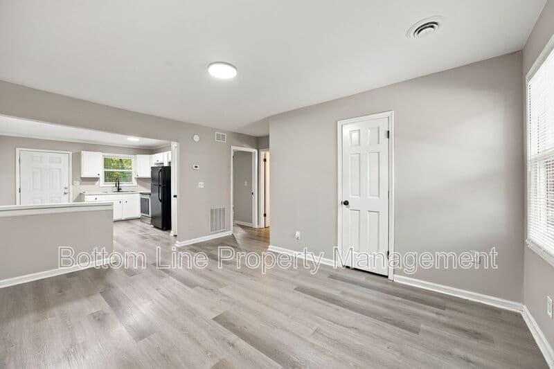 Spencer Condo: 909 S Carolina Ave