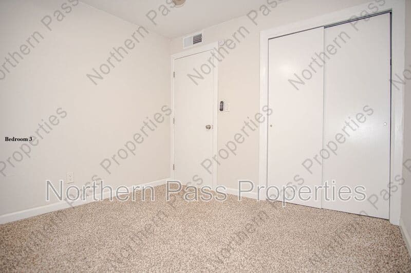 El Paso House: 4920 Alps