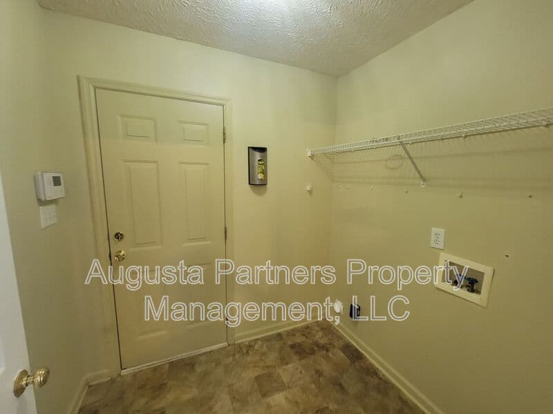 Evans House: 481 Connemara Trl
