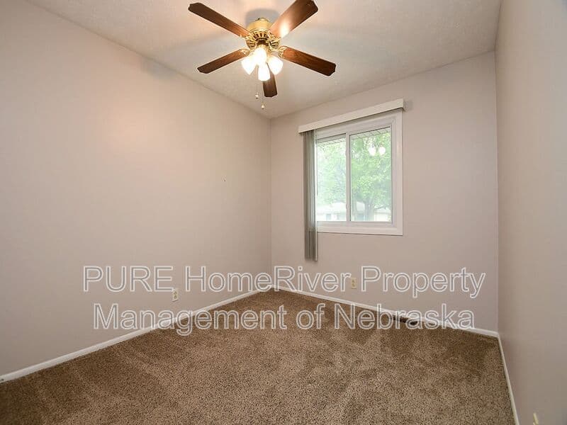 Omaha House: 2511 N 143rd Ave