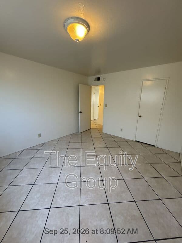 Exeter Condo: 310 North Orange Ave