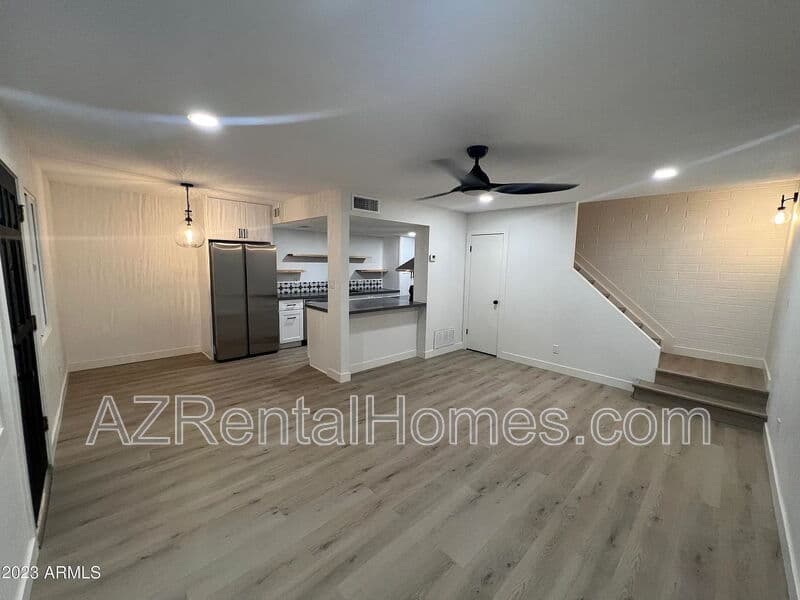 Mesa Townhome: 948 S Alma School Rd