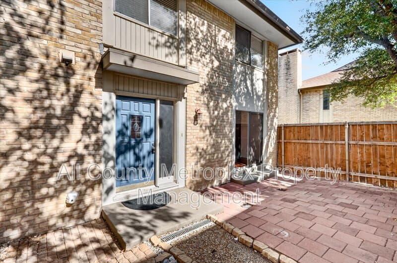 Richardson House: 2612 Custer Pkwy A