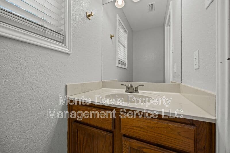 Leander House: 2502 Cynthia Court